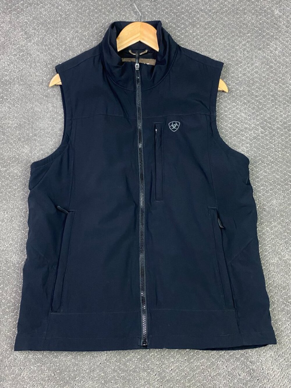 Ariat Softshell Vest Mens Medium Black Pioneer Stretch Soft Shell Stretchshell